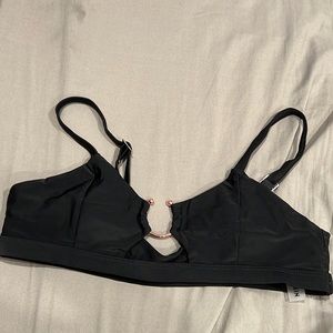 Black bikini top large